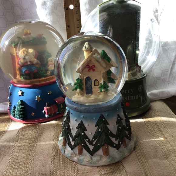 3 Vintage musical 🎶 snow globes Christmas Santa , Snowy House , German No Water - Picture 1 of 8